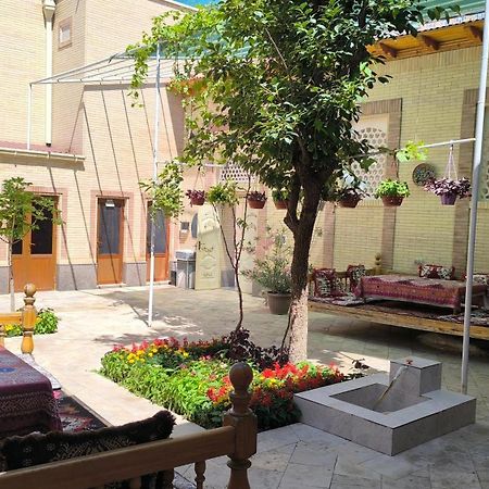 Bibikhanum Hotel Самарканд Екстериор снимка